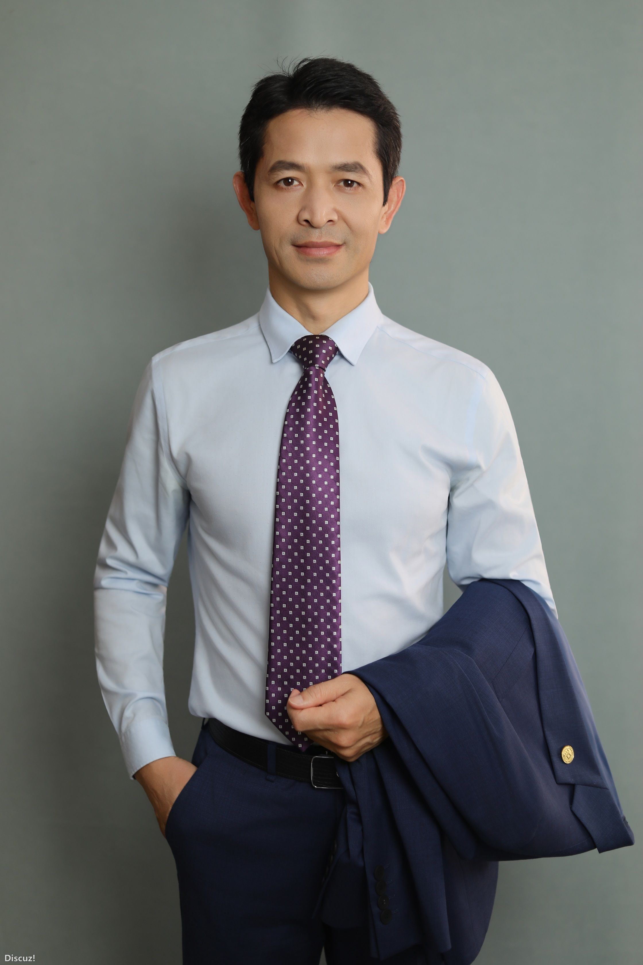 管律师